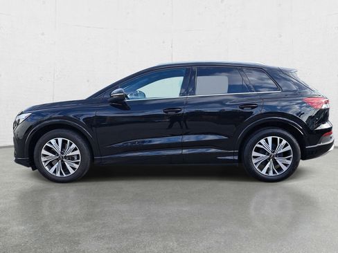 Certified 2024 Audi Q4 e-tron Premium RWD image 8
