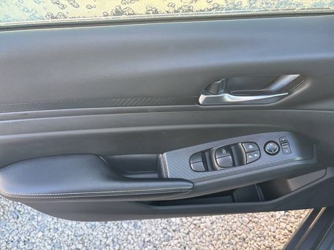 Used 2024 Nissan Altima 2.5 SV image 8