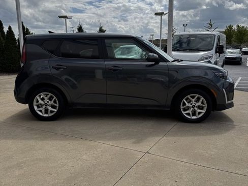 Used 2023 Kia Soul LX w/ Option Group 015 image 2