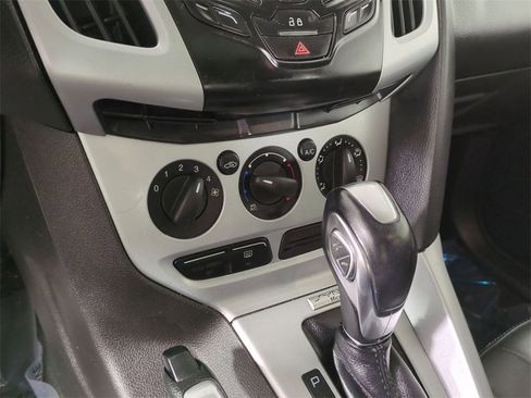 Used 2014 Ford Focus SE w/ Equipment Group 201A image 11