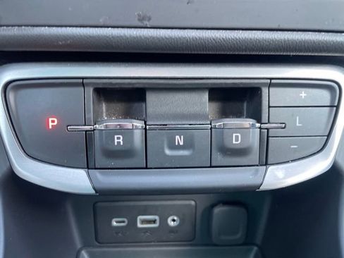 Used 2024 GMC Terrain SLE image 23