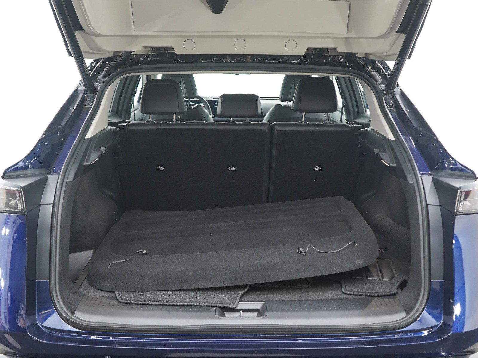 Used 2023 Nissan Ariya AWD image 16