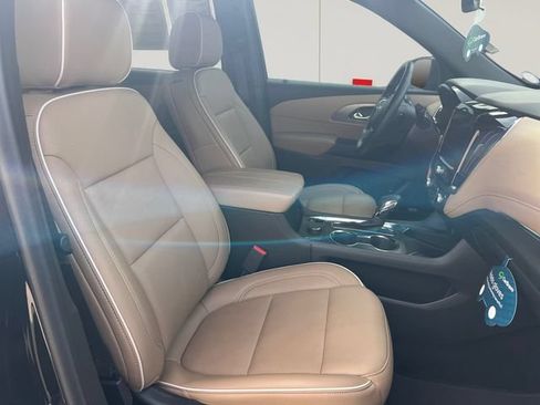 Certified 2023 Chevrolet Traverse Premier FWD image 17