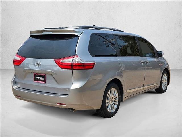 Used 2015 Toyota Sienna XLE FWD image 5