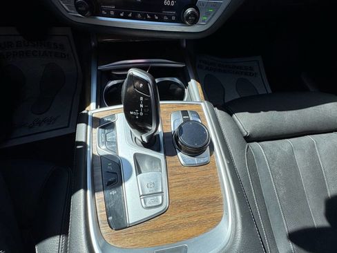 Used 2017 BMW 740i RWD image 17