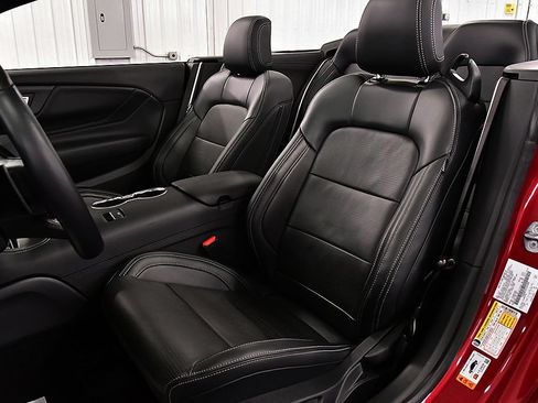 Used 2025 Ford Mustang GT Premium RWD image 27