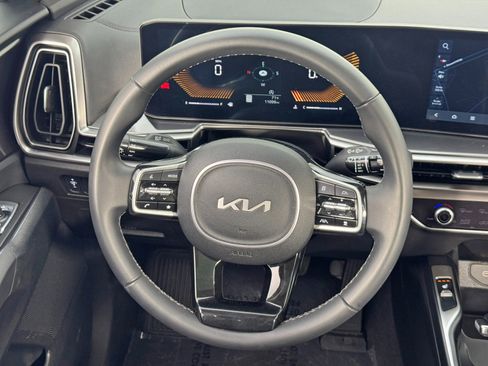 Used 2024 Kia Sorento S w/ Panoramic Sunroof Package image 18