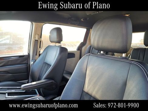 Used 2019 Dodge Grand Caravan SXT image 8