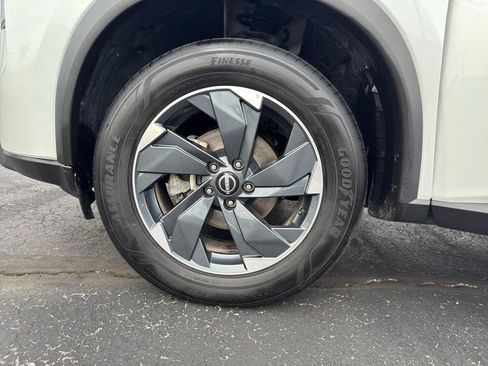 Used 2024 Nissan Rogue SV AWD/4WD image 19