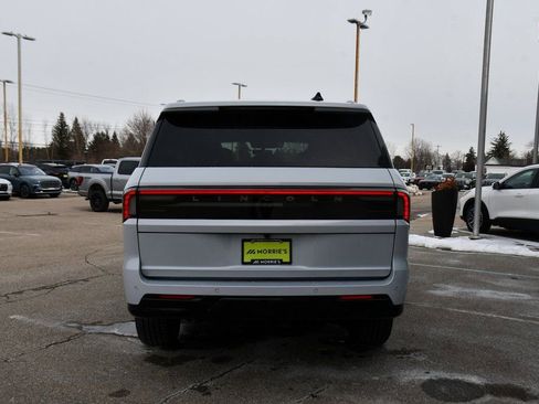 New 2026 Lincoln Navigator Reserve w/ Jet Appearance Package image 5