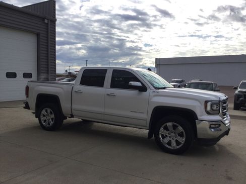 Used 2018 GMC Sierra 1500 SLT image 3
