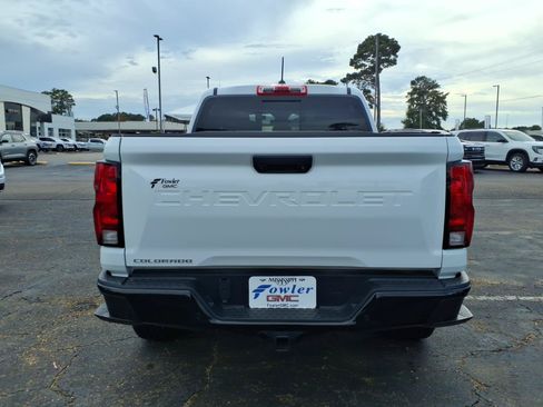 Used 2025 Chevrolet Colorado Trail Boss AWD/4WD image 4