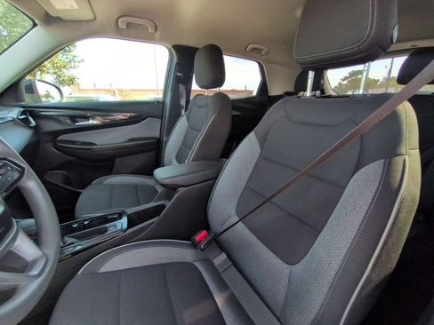 Used 2025 Chevrolet TrailBlazer LT AWD/4WD image 24