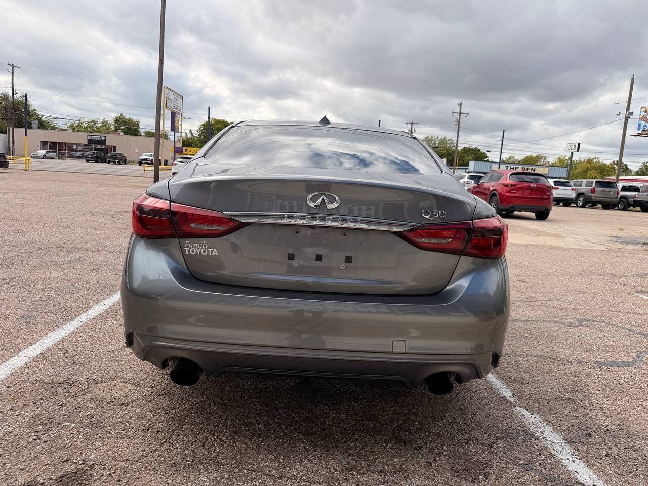 Used 2018 INFINITI Q50 Luxe w/ Cargo Package (L95) RWD image 7