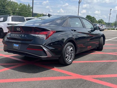 Certified 2024 Hyundai Elantra SEL FWD image 3