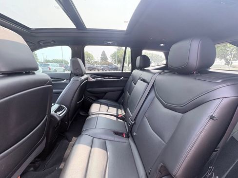 Used 2020 Cadillac XT6 Premium Luxury FWD image 7
