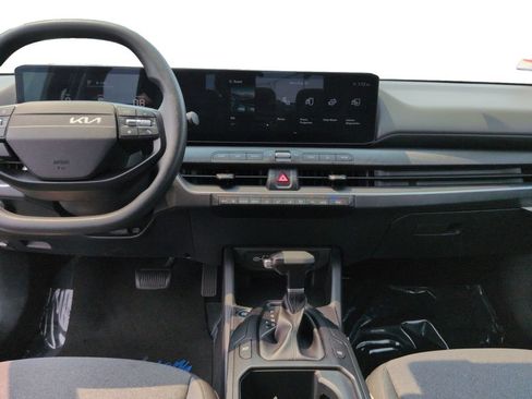 Used 2025 Kia K4 FWD image 11