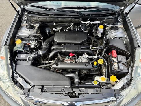 Used 2011 Subaru Outback 2.5i Premium AWD/4WD image 31