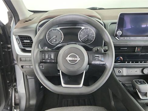 Used 2023 Nissan Rogue SV image 12