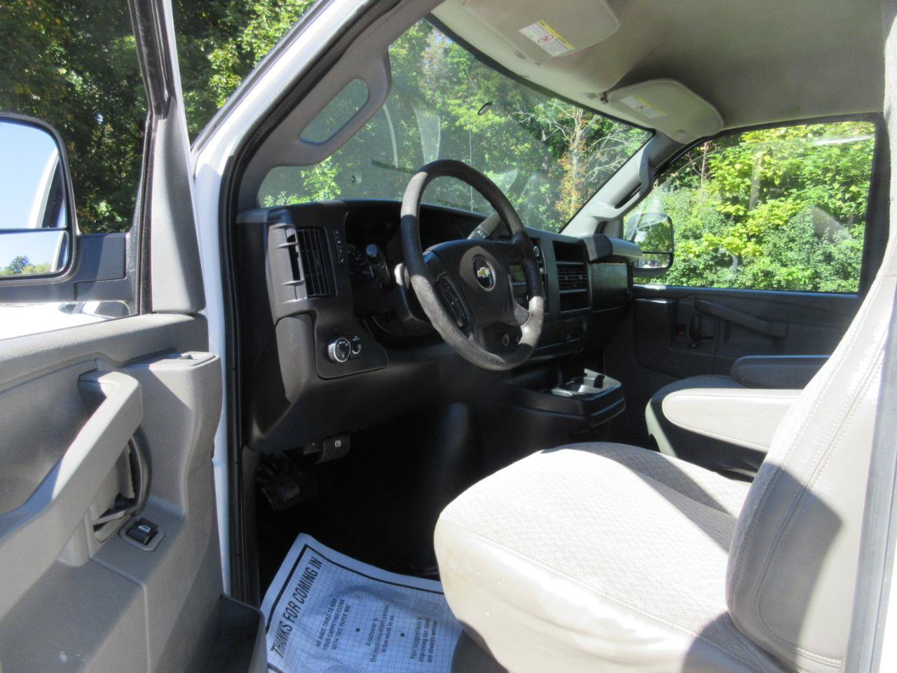 Used 2016 Chevrolet Express 3500 Extended RWD image 26