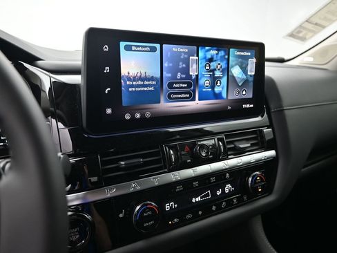 New 2026 Nissan Pathfinder SL w/ SL Premium Package AWD/4WD image 22