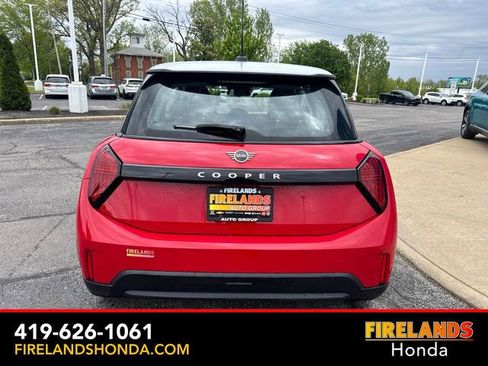 Used 2025 MINI Cooper 2-Door Hardtop FWD image 4