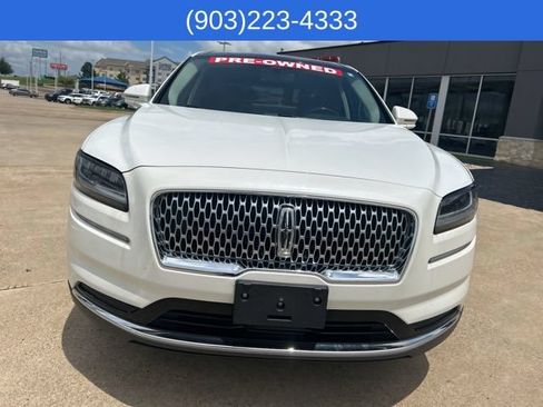 Used 2022 Lincoln Nautilus Reserve FWD image 2