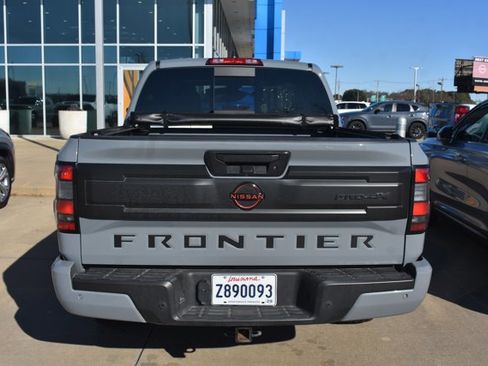 Used 2025 Nissan Frontier PRO-4X w/ Pro Convenience Package image 5