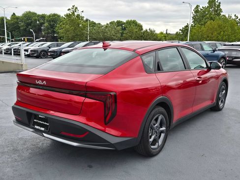 Certified 2025 Kia K4 FWD image 3