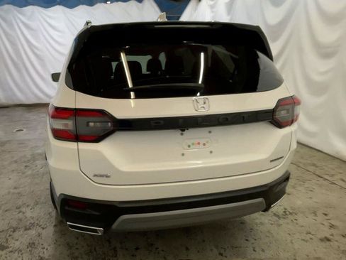 Used 2023 Honda Pilot Touring image 7