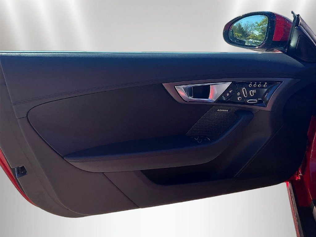 Used 2016 Jaguar F-TYPE Coupe RWD image 18