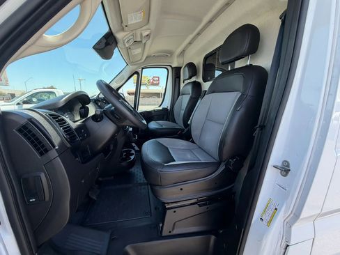 Used 2025 RAM ProMaster 2500 w/ Convenience Group FWD image 13