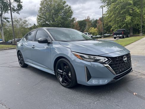 Used 2024 Nissan Sentra SR image 3