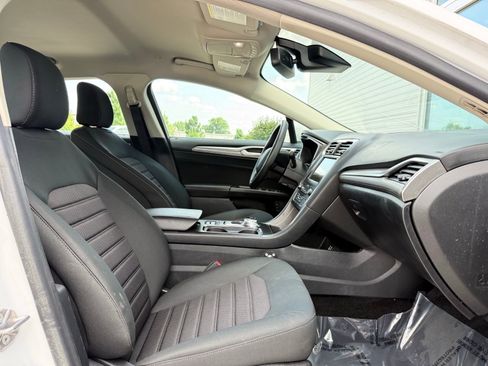 Used 2020 Ford Fusion SE FWD image 18