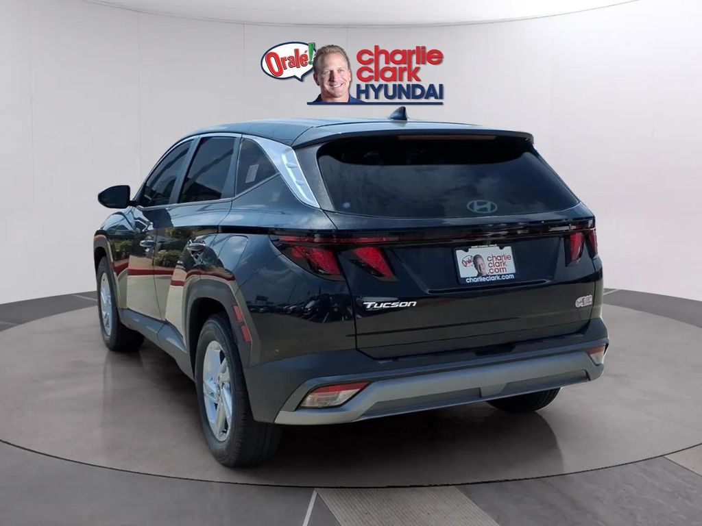 New 2026 Hyundai Tucson SE FWD image 3