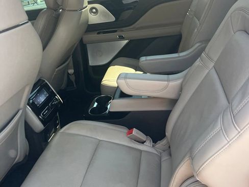 Used 2024 Lincoln Aviator Reserve w/ Equipment Group 201A AWD/4WD image 4