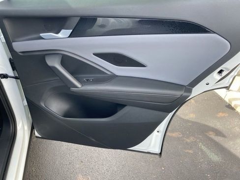 New 2026 Volkswagen Tiguan SE image 51