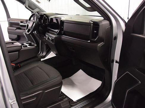 Used 2022 Chevrolet Silverado 1500 LT AWD/4WD image 29