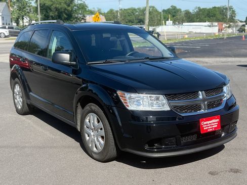 Used 2017 Dodge Journey SE FWD image 3
