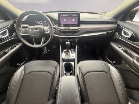 Used 2025 Jeep Compass Trailhawk w/ Trailer Tow Group image 12