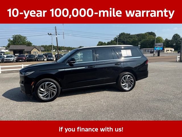 Used 2025 Lincoln Navigator Reserve AWD/4WD image 2