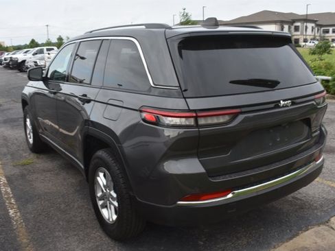 Used 2024 Jeep Grand Cherokee Laredo RWD image 6