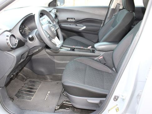 Used 2023 Nissan Kicks SV image 15