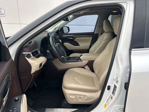 Used 2022 Toyota Highlander Platinum AWD/4WD image 20