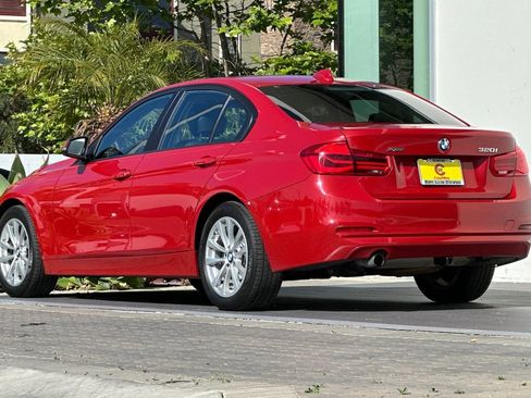 Used 2016 BMW 320i xDrive Sedan AWD/4WD image 5