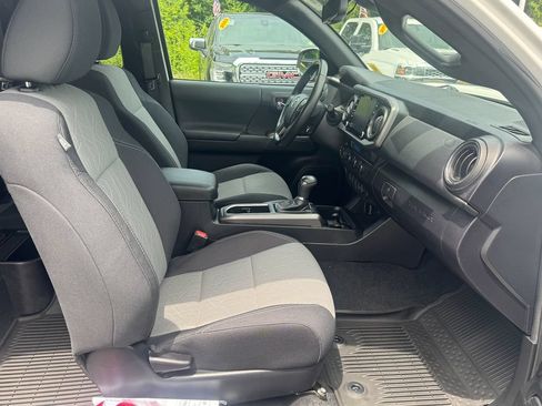 Used 2021 Toyota Tacoma TRD Sport AWD/4WD image 28