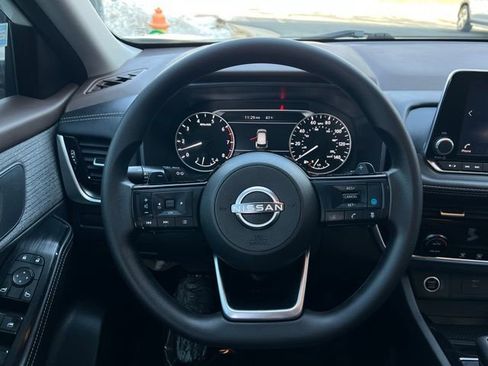 Used 2022 Nissan Rogue SV image 25