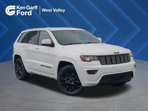 Used 2019 Jeep Grand Cherokee Altitude image 1