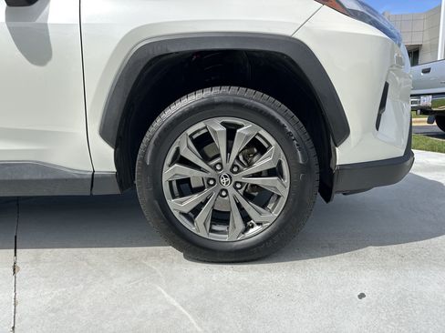 Used 2022 Toyota RAV4 XLE Premium AWD/4WD image 13