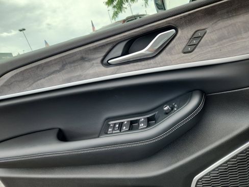 New 2025 Jeep Grand Cherokee Limited 4xe w/ Luxury Tech Group II image 16